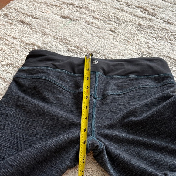Lululemon athletica Woman’s Size 4 Black and Gray Leggings - Picture 6 of 8